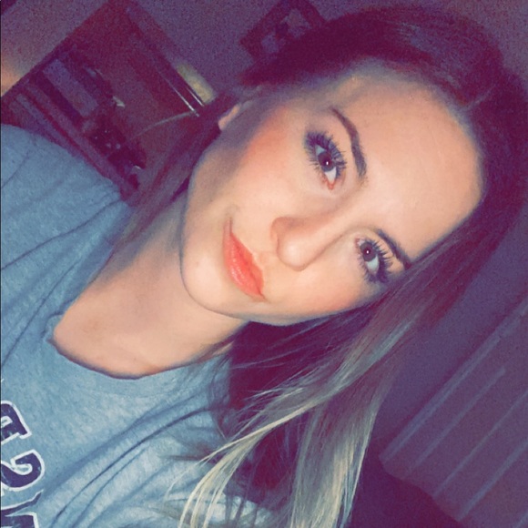 Hi! 🫶🏻 I’m Meg 🎀🌻🦋 - Picture 2 of 2